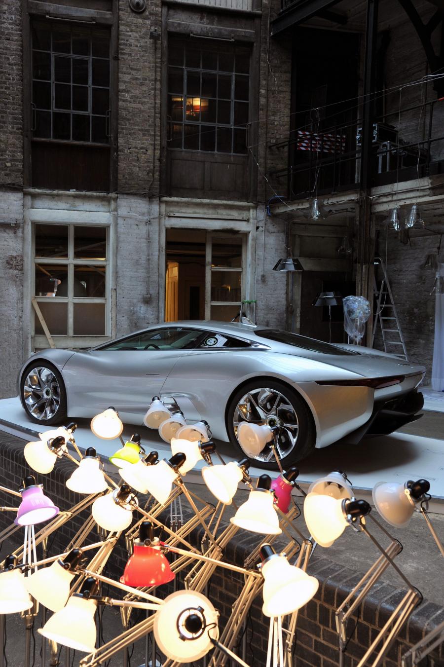  Jaguar C-X75 Concept 2010 года  (фото 28 из 126)